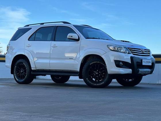 TOYOTA HILUX SW4 3.0 SRV 4X4 16V TURBO INTERCOOLER DIESEL 4P AUTOMÁTICO TOYOTA HILUX SW4 3.0 SRV 4X4 16V TURBO INTERCOOLER DIESEL 4P AUTOMÁTICO